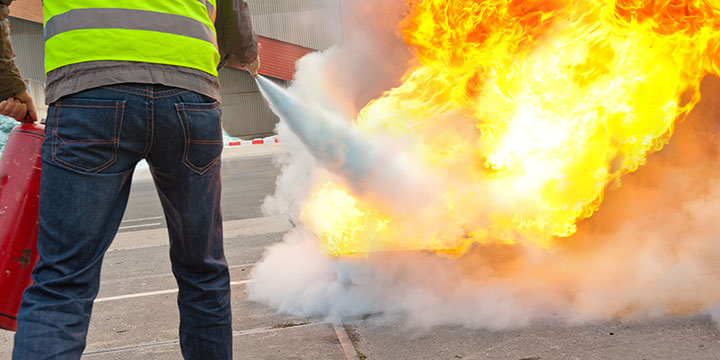 Sicherer Umgang mit Feuerlöschern